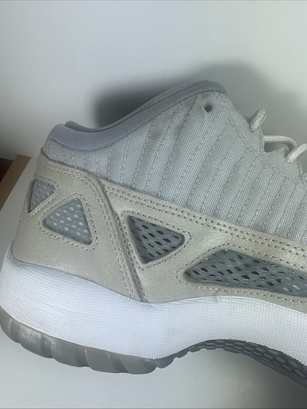 Men's Size 14 Air Jordan 11 Retro Low LE Grey Athletic Sneakers - Picture 7 of 12